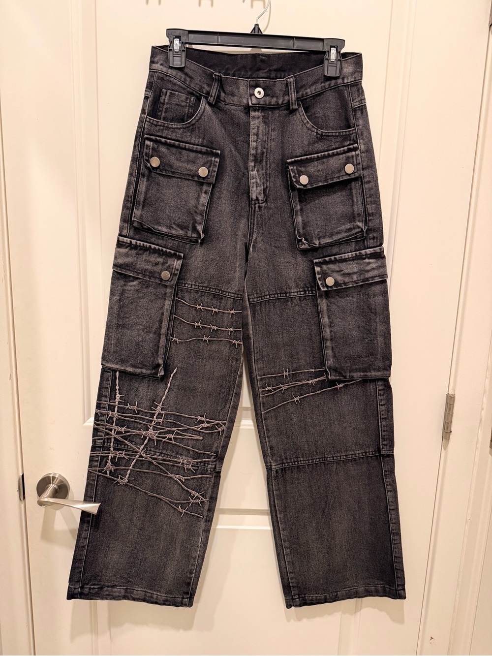 McCann Barbed Wire
Embroidered Cargo Jeans
Black Size M